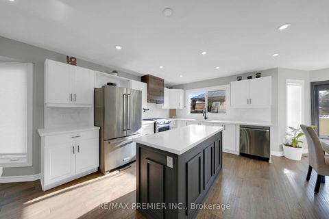 Photo 11 at 61 Barwick Drive, West Bayfield, Barrie