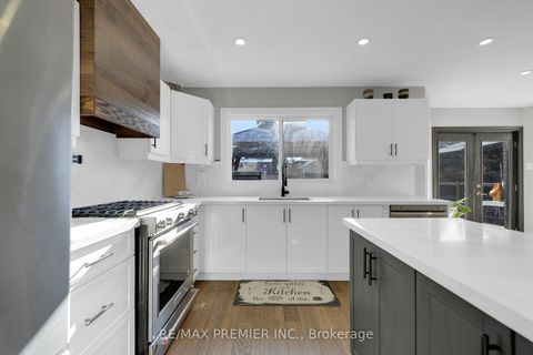 Photo 14 at 61 Barwick Drive, West Bayfield, Barrie