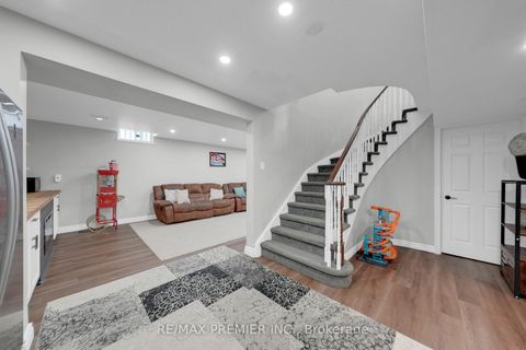 Photo 31 at 61 Barwick Drive, West Bayfield, Barrie