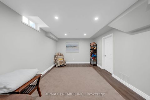 Photo 33 at 61 Barwick Drive, West Bayfield, Barrie