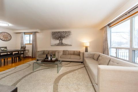 Photo 4 at 4 Albacore Crescent, Woburn, Toronto