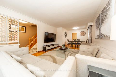Photo 5 at 4 Albacore Crescent, Woburn, Toronto