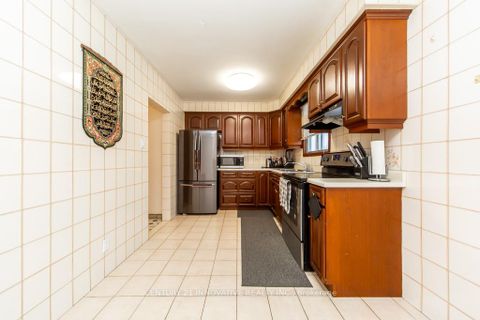 Photo 11 at 4 Albacore Crescent, Woburn, Toronto