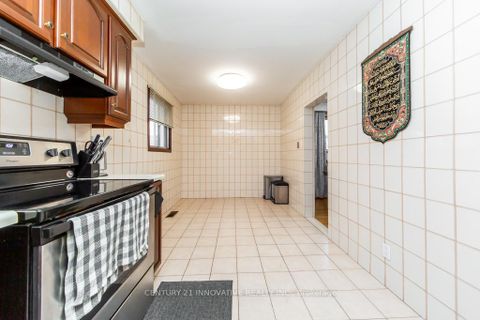 Photo 13 at 4 Albacore Crescent, Woburn, Toronto