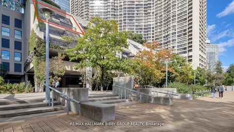 Photo 32 at 613 - 99 Harbour Square, Waterfront Communities C1, Toronto