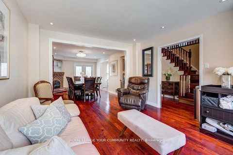 Photo 3 at 98 York Hill Boulevard, Yorkhill, Vaughan