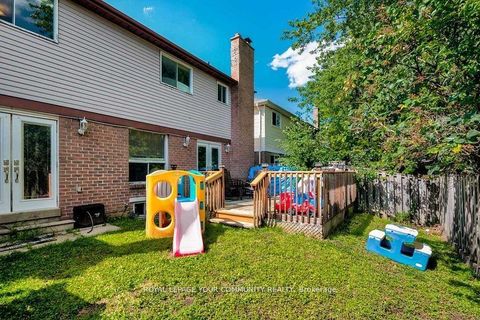 Photo 15 at 98 York Hill Boulevard, Yorkhill, Vaughan