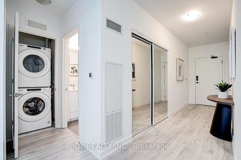 Photo 3 at 202 SE - 60 Princess Street, Waterfront Communities C8, Toronto