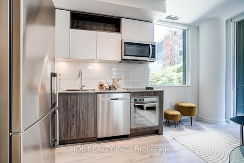 Photo 5 at 202 SE - 60 Princess Street, Waterfront Communities C8, Toronto