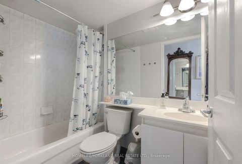 Photo 18 at 323 - 230 Queens Quay W, Waterfront Communities C1, Toronto