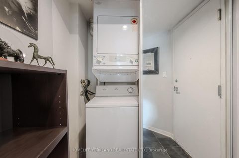 Photo 19 at 323 - 230 Queens Quay W, Waterfront Communities C1, Toronto