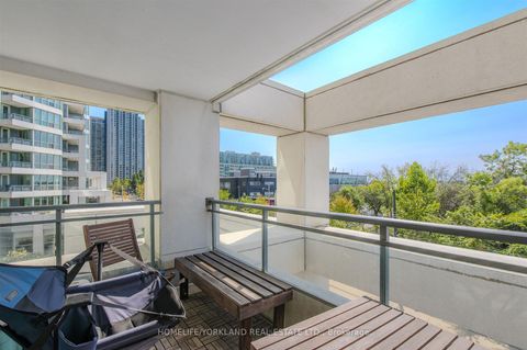 Photo 20 at 323 - 230 Queens Quay W, Waterfront Communities C1, Toronto