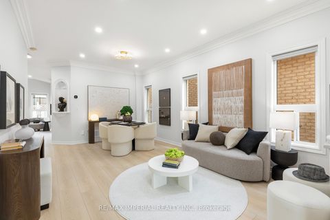 Photo 3 at 44 Hawkview Boulevard, Vellore Village, Vaughan