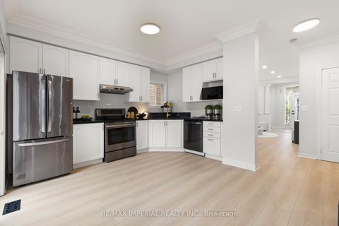 Photo 21 at 44 Hawkview Boulevard, Vellore Village, Vaughan