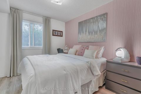 Photo 3 at 106 - 1 Quail Crescent, Ardagh, Barrie