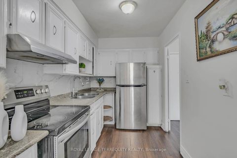 Photo 8 at 224 - 10 Eddystone Avenue, Jane Heights, Toronto