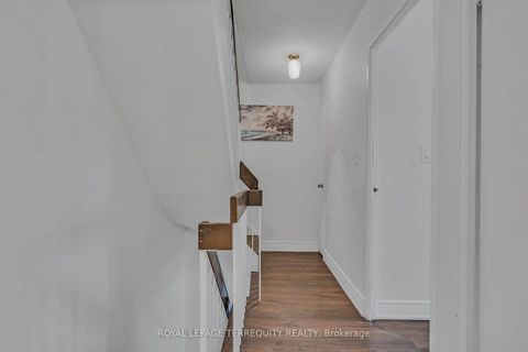 Photo 10 at 224 - 10 Eddystone Avenue, Jane Heights, Toronto