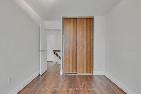 Photo 13 at 224 - 10 Eddystone Avenue, Jane Heights, Toronto