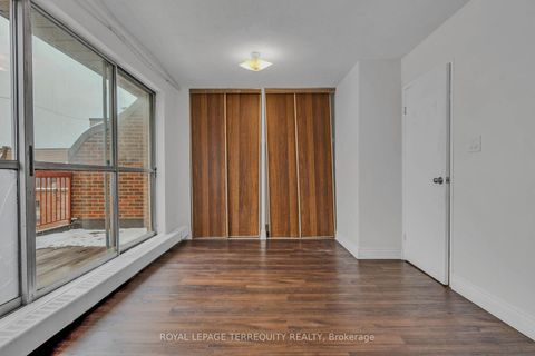 Photo 19 at 224 - 10 Eddystone Avenue, Jane Heights, Toronto