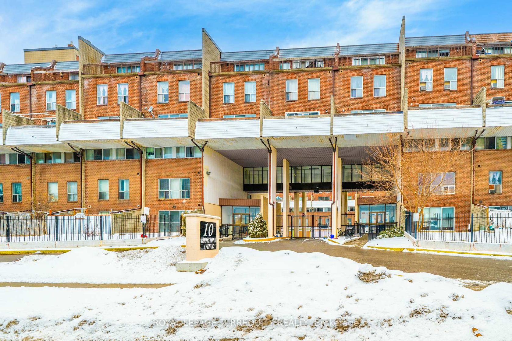 224 - 10 Eddystone Avenue, Jane Heights, Toronto 