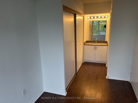 Photo 11 at 611 - 5 Greystone Walk Drive, Kennedy Park, Toronto