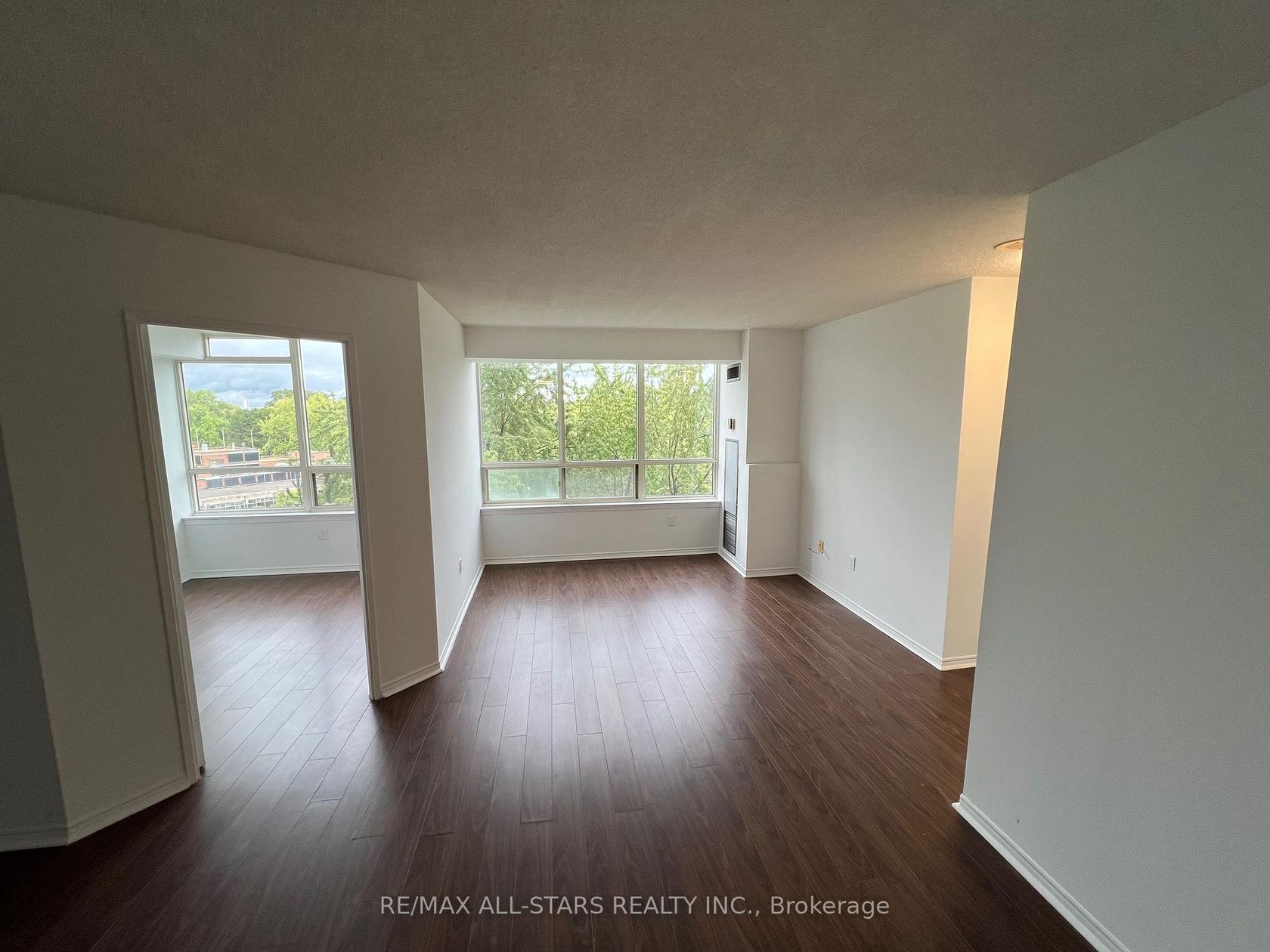 611 - 5 Greystone Walk Drive, Kennedy Park, Toronto 