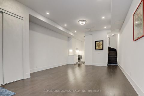 Photo 5 at TH18 - 270 Davenport Road, Annex, Toronto