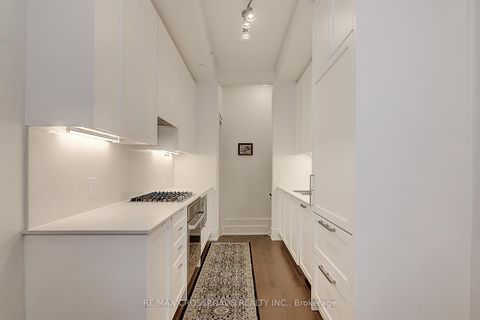 Photo 10 at TH18 - 270 Davenport Road, Annex, Toronto