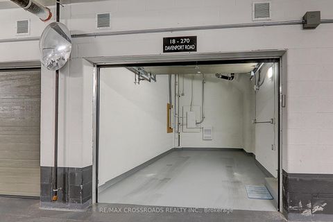 Photo 32 at TH18 - 270 Davenport Road, Annex, Toronto