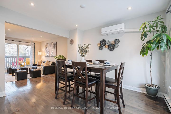 Photo 8 at 8 - 6780 Formentera Avenue, Meadowvale, Mississauga