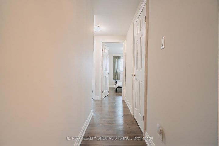 Photo 13 at 8 - 6780 Formentera Avenue, Meadowvale, Mississauga