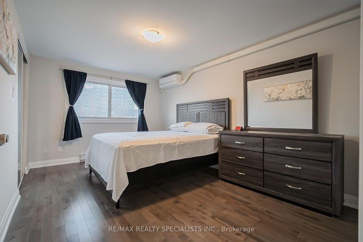 Photo 15 at 8 - 6780 Formentera Avenue, Meadowvale, Mississauga