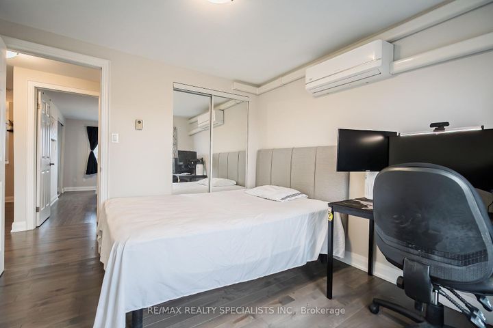 Photo 18 at 8 - 6780 Formentera Avenue, Meadowvale, Mississauga