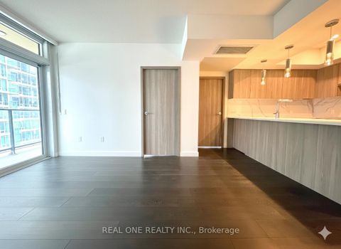 Photo 10 at 2505 - 1 Concord Cityplace Way, Waterfront Communities C1, Toronto