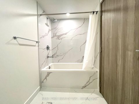 Photo 15 at 2505 - 1 Concord Cityplace Way, Waterfront Communities C1, Toronto