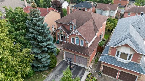 Photo 2 at 25 Heatherwood Crescent, Unionville, Markham