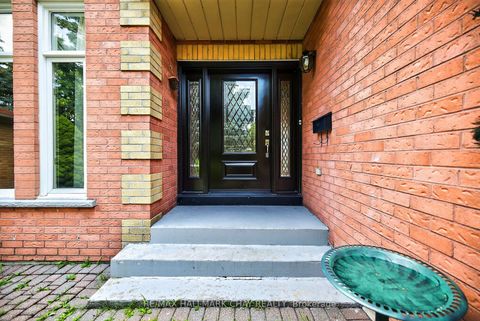 Photo 4 at 25 Heatherwood Crescent, Unionville, Markham