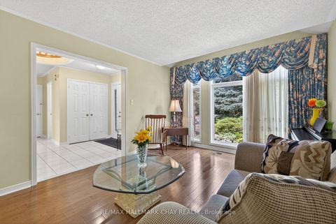 Photo 7 at 25 Heatherwood Crescent, Unionville, Markham