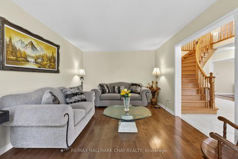 Photo 8 at 25 Heatherwood Crescent, Unionville, Markham