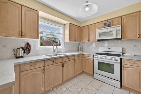 Photo 12 at 25 Heatherwood Crescent, Unionville, Markham