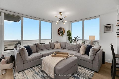 Photo 11 at 917 - 1060 Sheppard Avenue W, York University Heights, Toronto