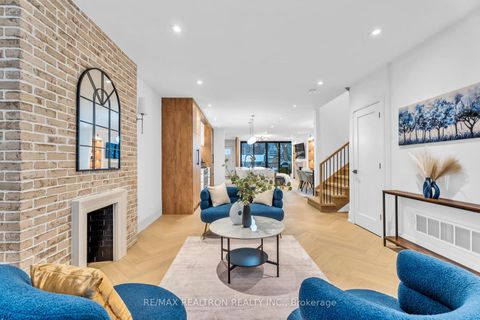 Photo 2 at 146 Arlington Avenue, Oakwood Village, Toronto