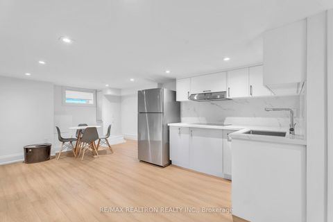 Photo 31 at 146 Arlington Avenue, Oakwood Village, Toronto