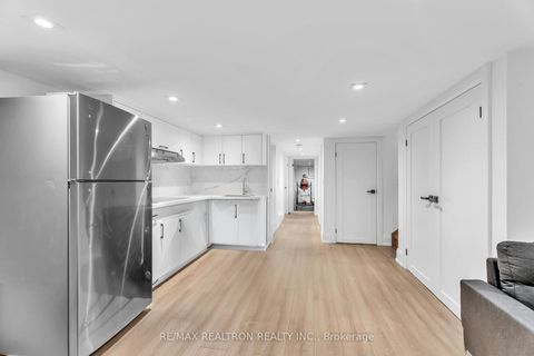 Photo 33 at 146 Arlington Avenue, Oakwood Village, Toronto