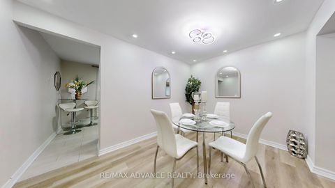 Photo 5 at 4 Frosty Meadoway, Hillcrest Village, Toronto