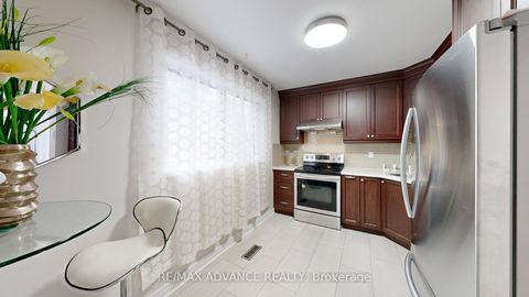 Photo 7 at 4 Frosty Meadoway, Hillcrest Village, Toronto