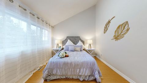 Photo 9 at 4 Frosty Meadoway, Hillcrest Village, Toronto