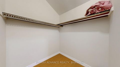 Photo 11 at 4 Frosty Meadoway, Hillcrest Village, Toronto