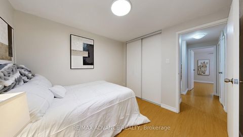 Photo 15 at 4 Frosty Meadoway, Hillcrest Village, Toronto