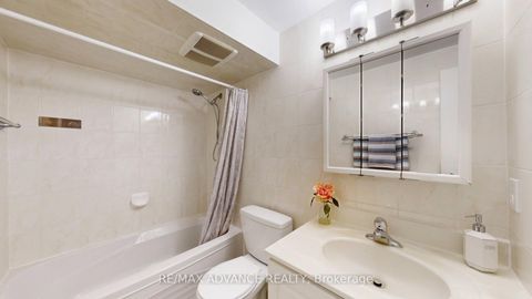 Photo 16 at 4 Frosty Meadoway, Hillcrest Village, Toronto